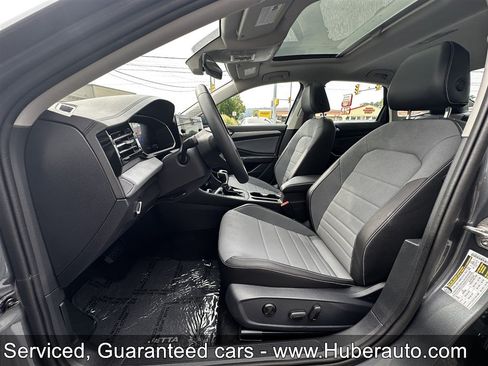 Used 2026 Volkswagen Jetta SE FWD image 20