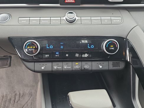 Used 2023 Hyundai Elantra SEL w/ Convenience Package FWD image 26