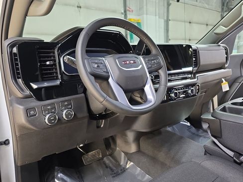 New 2026 GMC Sierra 1500 SLE image 15