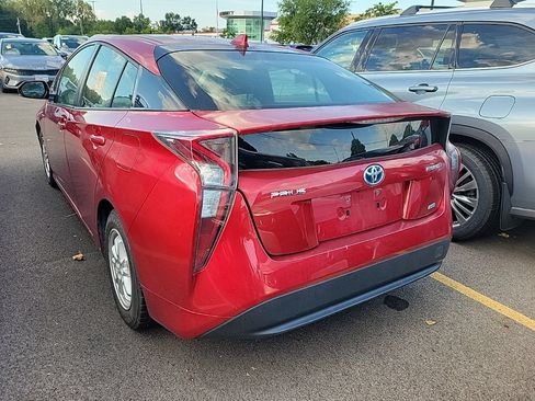 Used 2017 Toyota Prius Two FWD image 3