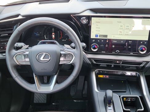 Used 2025 Lexus TX 350 AWD image 34