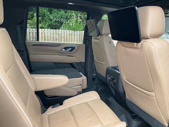Used 2021 Chevrolet Suburban Premier w/ Premium Package AWD/4WD image 9