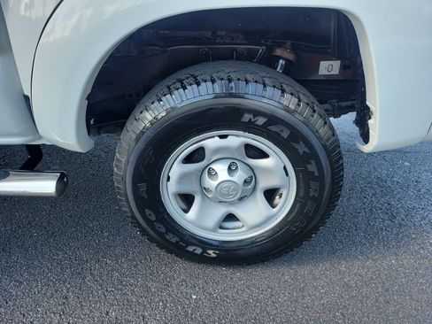 Used 2013 Toyota Tacoma PreRunner image 29