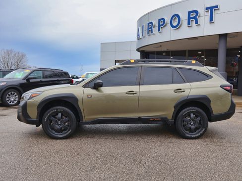 Used 2022 Subaru Outback Wilderness image 2