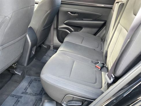 Certified 2023 Hyundai Tucson SE image 11