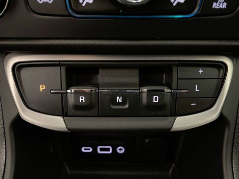 Used 2024 GMC Terrain SLT w/ Infotainment Package II AWD/4WD image 19