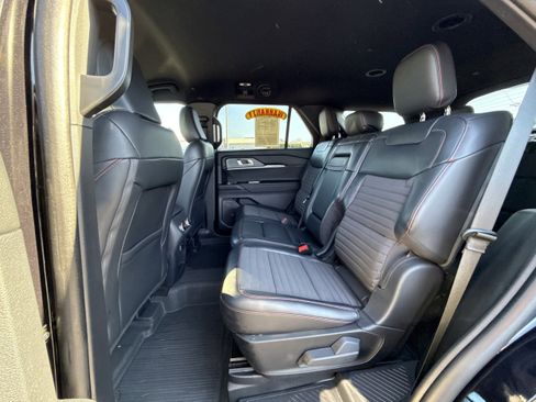 Used 2025 Ford Explorer ST-Line w/ Premium Package image 22