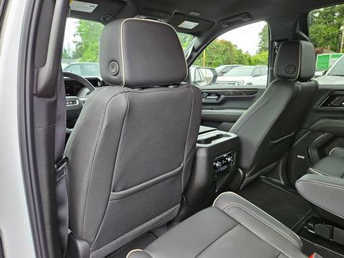 New 2026 GMC Yukon Elevation AWD/4WD image 18