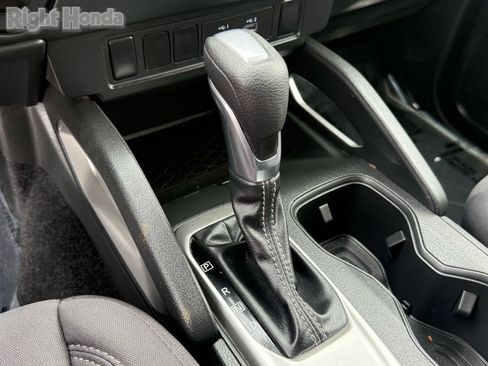 Used 2024 Nissan Frontier SV image 25