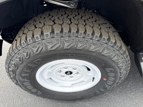 New 2025 Ford Bronco Heritage Edition AWD/4WD image 11