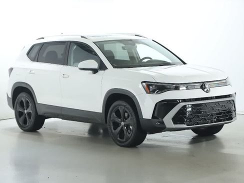 Certified 2025 Volkswagen Taos SEL w/ Black Wheel Plus Package AWD/4WD image 9