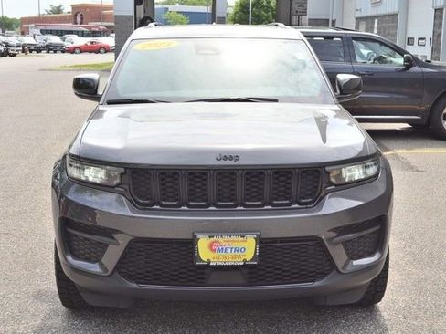 Used 2023 Jeep Grand Cherokee Altitude AWD/4WD image 3