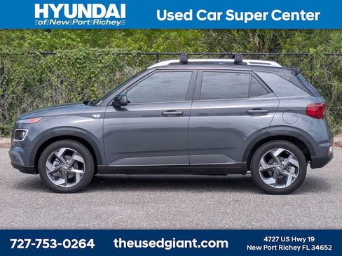 Certified 2025 Hyundai Venue Limited FWD image 2