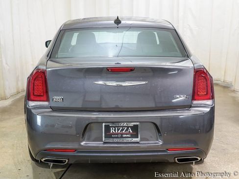 Used 2018 Chrysler 300 S w/ Safetytec Plus Group image 7