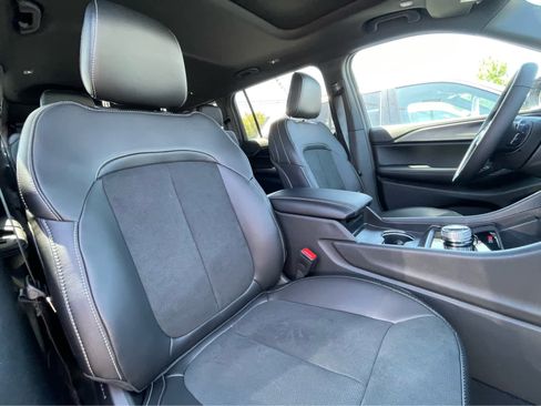 New 2025 Jeep Grand Cherokee L Altitude image 19