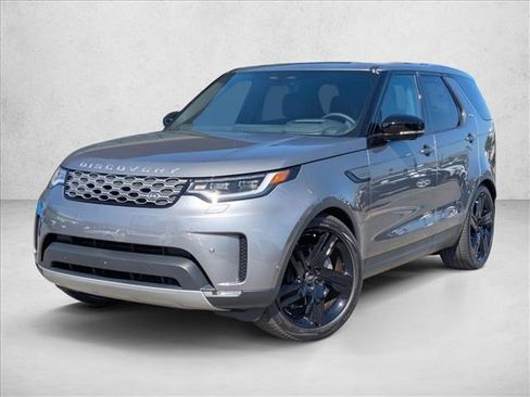 New 2026 Land Rover Discovery S image 1