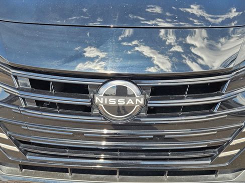 Used 2024 Nissan Versa S FWD image 10