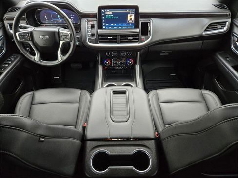 Used 2024 Chevrolet Suburban Z71 w/ Off-Road Capability Package image 17