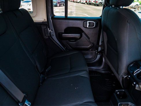 Used 2021 Jeep Wrangler Unlimited Sport AWD/4WD image 26