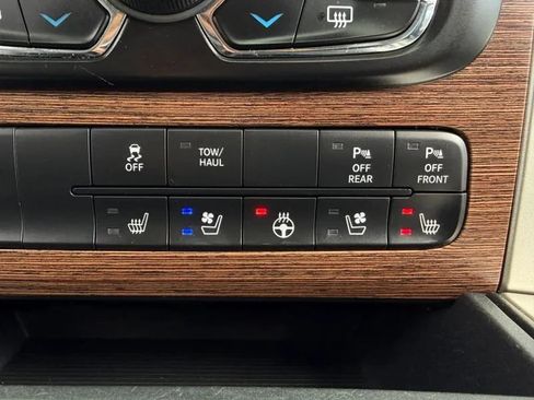 Used 2017 RAM 1500 Laramie w/ Convenience Group AWD/4WD image 34
