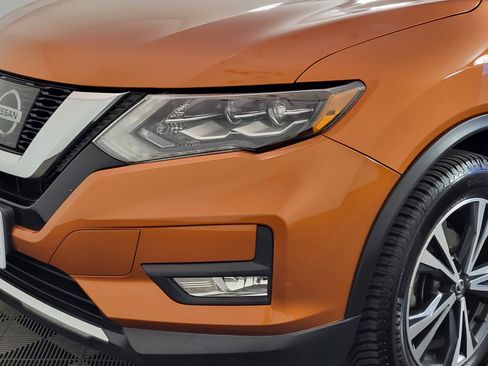 Used 2017 Nissan Rogue SL w/ SL Premium Package image 8