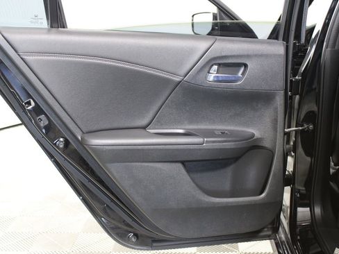 Used 2016 Honda Accord Sport image 22