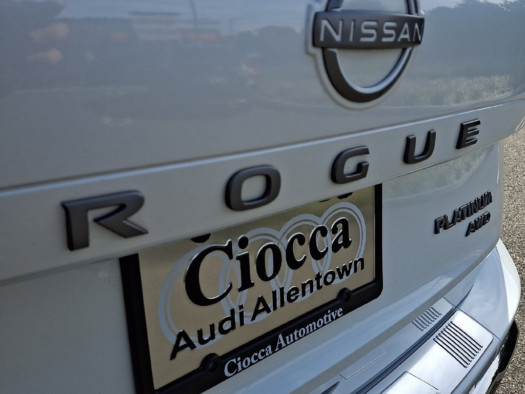 Used 2025 Nissan Rogue Platinum AWD/4WD image 30