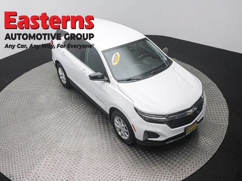 Used 2022 Chevrolet Equinox LT AWD/4WD image 3