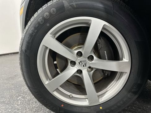 Used 2020 Porsche Macan AWD/4WD image 10