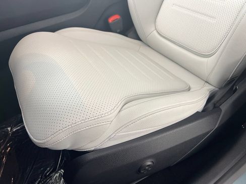 Certified 2026 Mercedes-Benz GLC 300 4MATIC image 38