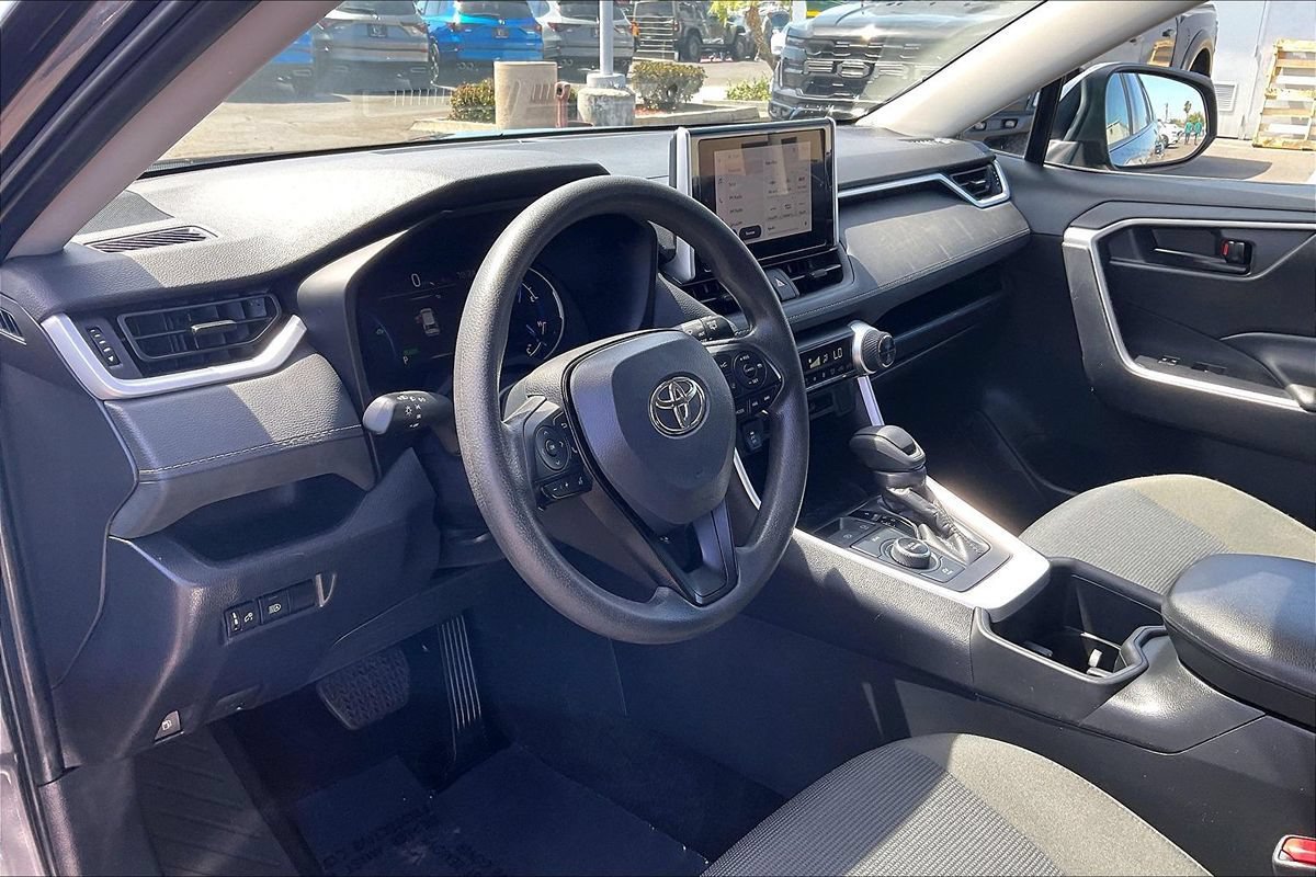Used 2024 Toyota RAV4 LE AWD/4WD image 15