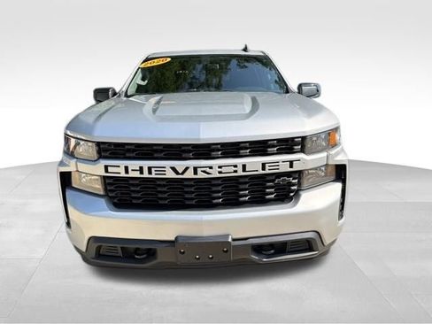 Used 2020 Chevrolet Silverado 1500 Custom w/ Custom Value Package AWD/4WD image 2
