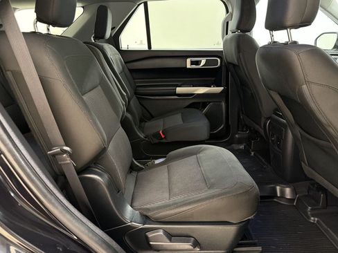 Certified 2022 Ford Explorer XLT RWD image 31