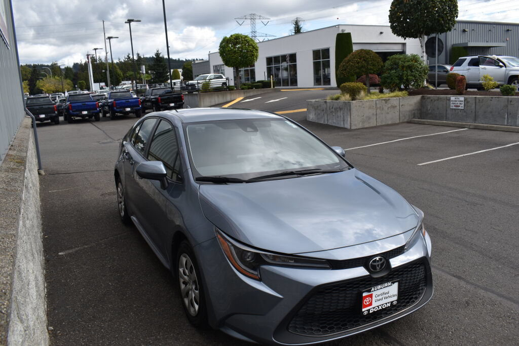 Certified 2022 Toyota Corolla LE FWD image 3
