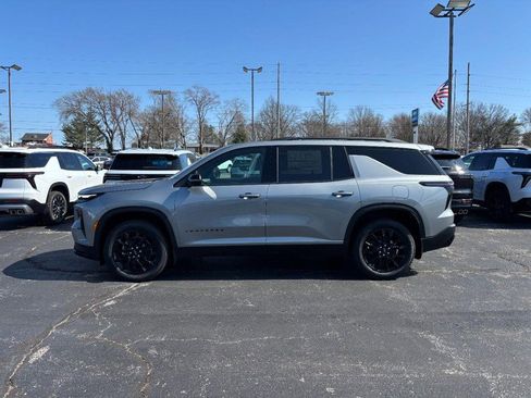 New 2026 Chevrolet Traverse LT w/ Midnight/Sport Edition image 2