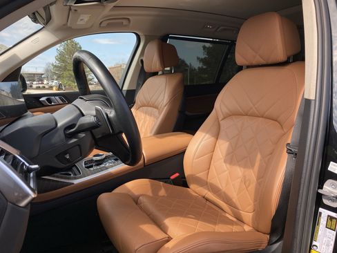 Used 2024 BMW X7 xDrive40i w/ Executive Package image 7