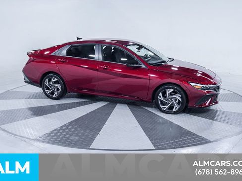 Used 2025 Hyundai Elantra Sport FWD image 13