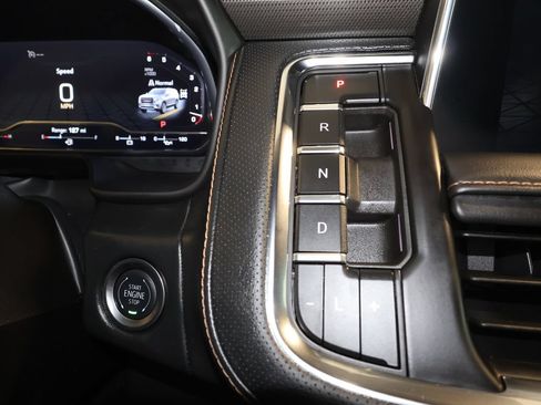Used 2024 GMC Yukon AT4 w/ Technology Package AWD/4WD image 16
