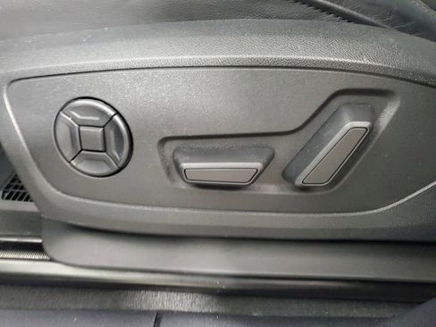 Used 2023 Audi Q3 2.0T Premium Plus w/ Premium Plus Package image 21