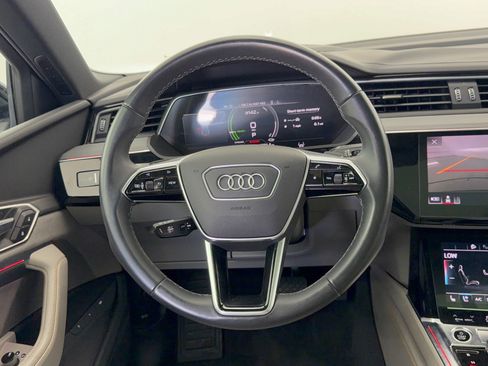 Used 2024 Audi Q8 e-tron Prestige AWD/4WD image 10