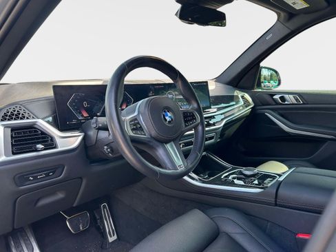 Used 2024 BMW X5 sDrive40i w/ M Sport Package RWD image 12