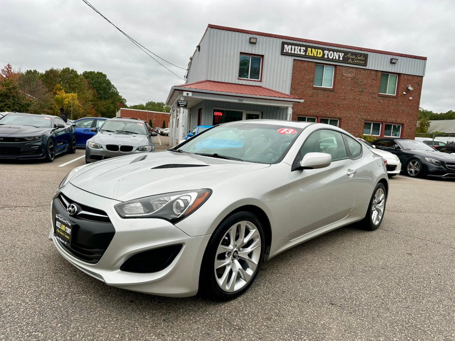 Used 2013 Hyundai Genesis 2.0T RWD image 1