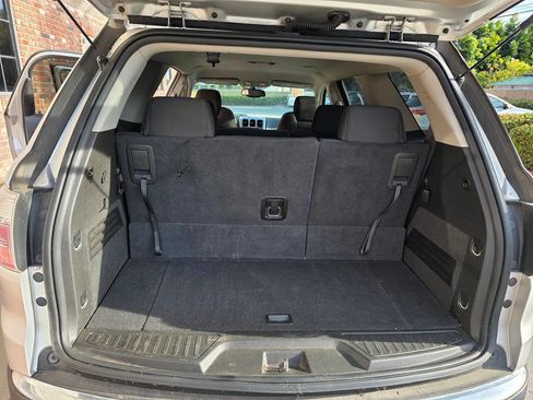 Used 2009 GMC Acadia SLE FWD image 21