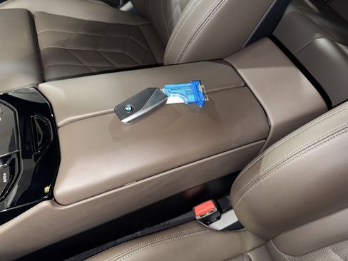 Certified 2025 BMW 530i image 29