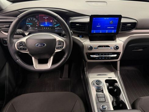 Used 2023 Ford Explorer XLT image 24