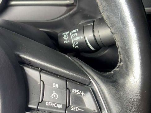 Used 2018 MAZDA MAZDA3 Touring image 30