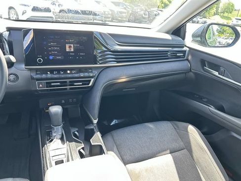 Used 2025 Toyota Camry LE w/ Convenience Package FWD image 16