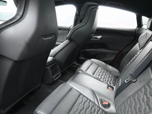 Used 2022 Audi e-tron GT Prestige w/ Prestige Package image 31