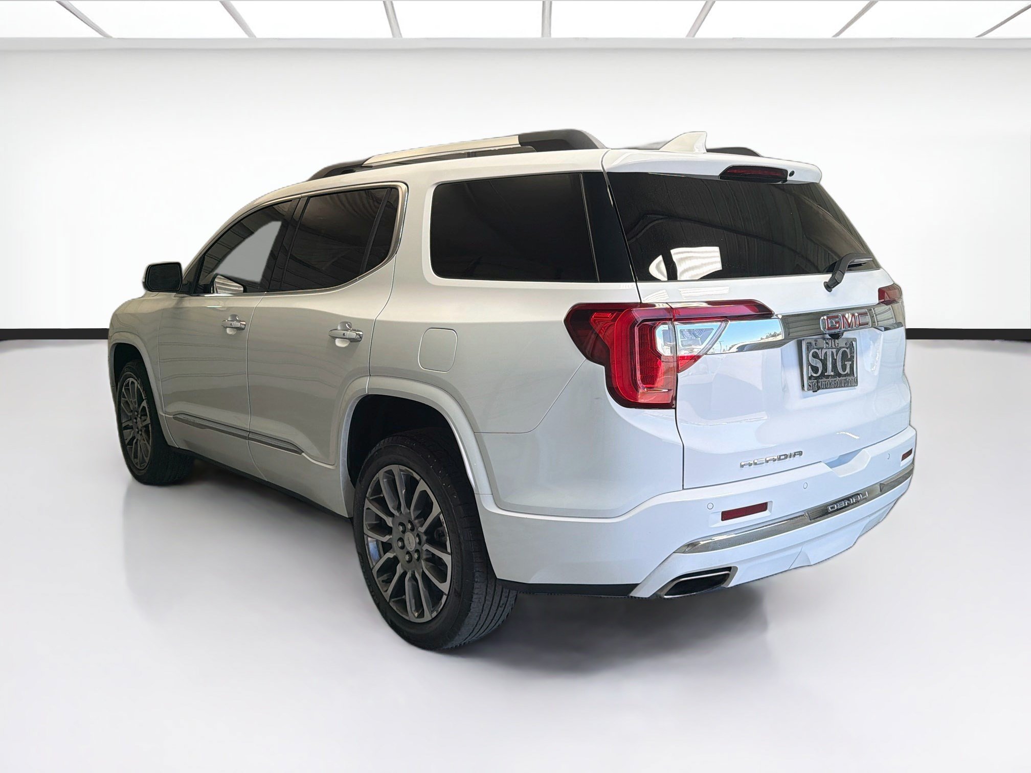 Used 2023 GMC Acadia Denali FWD image 6