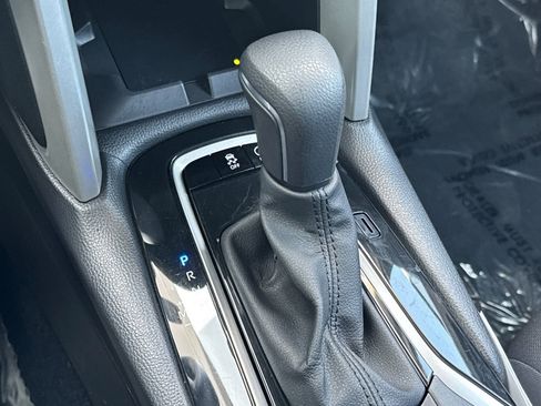 Certified 2025 Toyota Corolla Cross LE FWD image 26